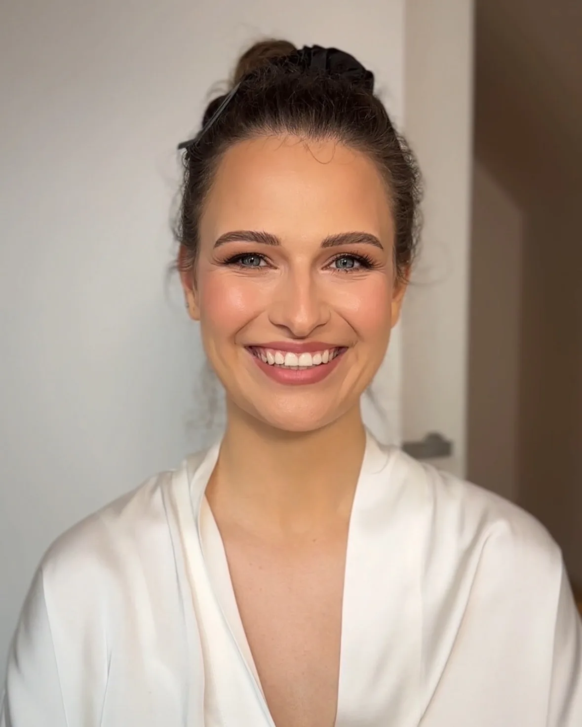 Bridal make-up s přirozeným a vytrvalým výsledkem